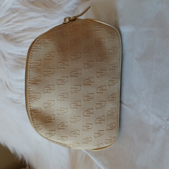 Dooney & Bourke Other - DOONEY & BOURKE MINI MAKE UP BAG
